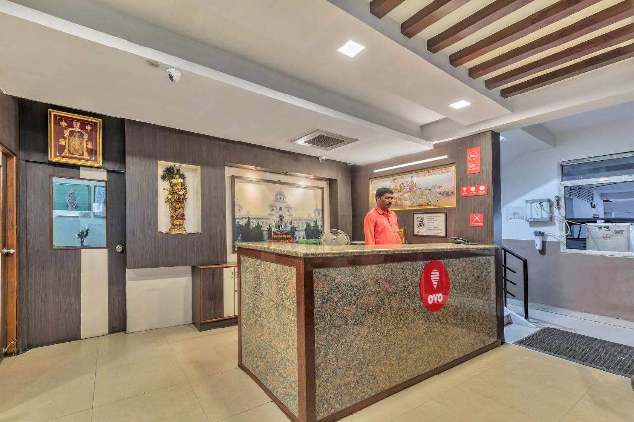 Oyo 11428 Hotel Krishna'S Residency Hyderabad Eksteriør billede