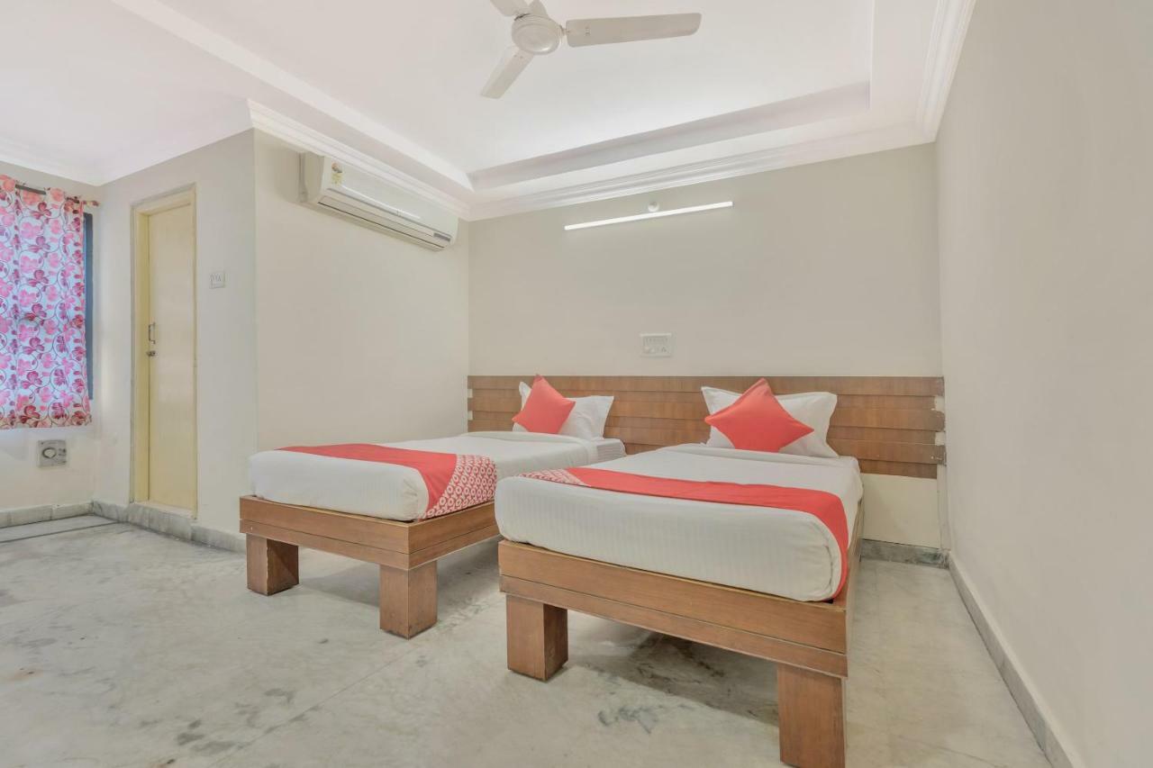Oyo 11428 Hotel Krishna'S Residency Hyderabad Eksteriør billede